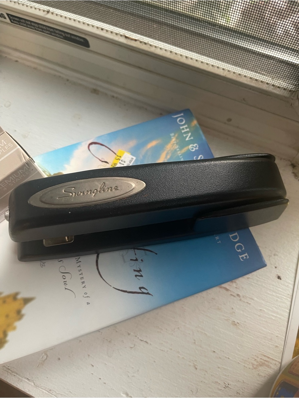 Black Desktop Stapler - Classic Office Stapler